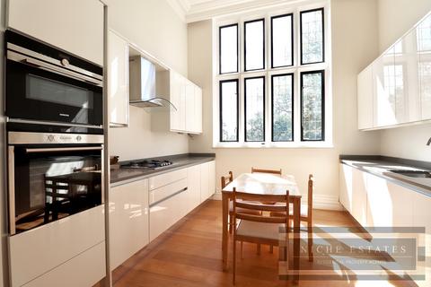 2 bedroom apartment to rent, Courtyard House, The Ridgeway, NW7