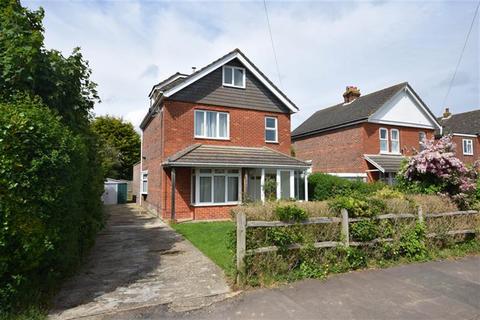 5 bedroom detached house to rent, First Avenue, Southbourne, PO10
