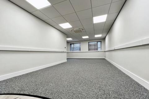Office to rent, Luxury First floor office on Darwen Road, Bromley Cross, Bolton, BL7