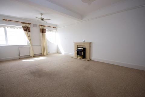 3 bedroom apartment for sale, Solent Court Mansions, Pier Street, Lee-On-The-Solent, PO13