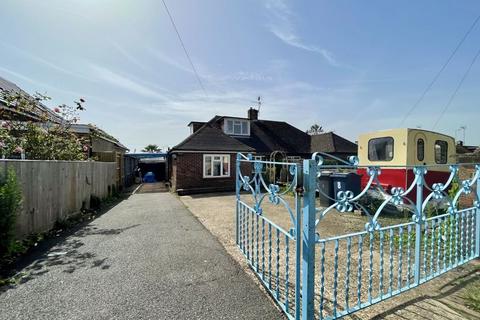 8 East Ridge, Bourne End, SL8 5BX