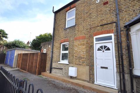 2 bedroom maisonette to rent, Villiers Road, Kingston Upon Thames