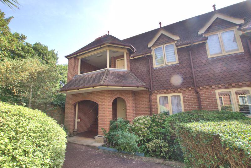 6a High Street, Fareham PO16 1 bed ground floor flat for sale £145,000