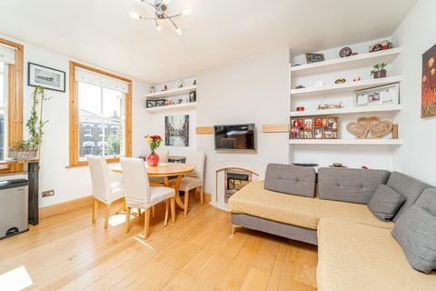 19c Ashley Road, London, N19 3AG