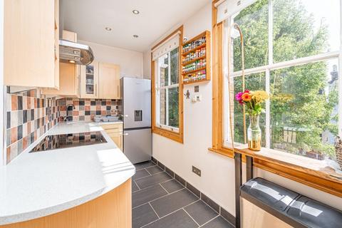 19c Ashley Road, London, N19 3AG