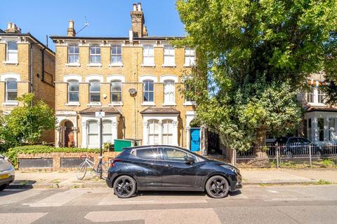 19c Ashley Road, London, N19 3AG