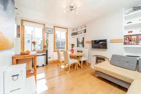 19c Ashley Road, London, N19 3AG