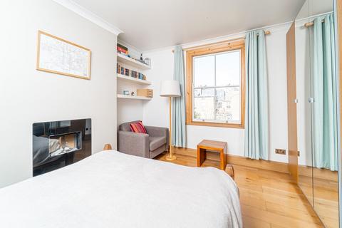 19c Ashley Road, London, N19 3AG