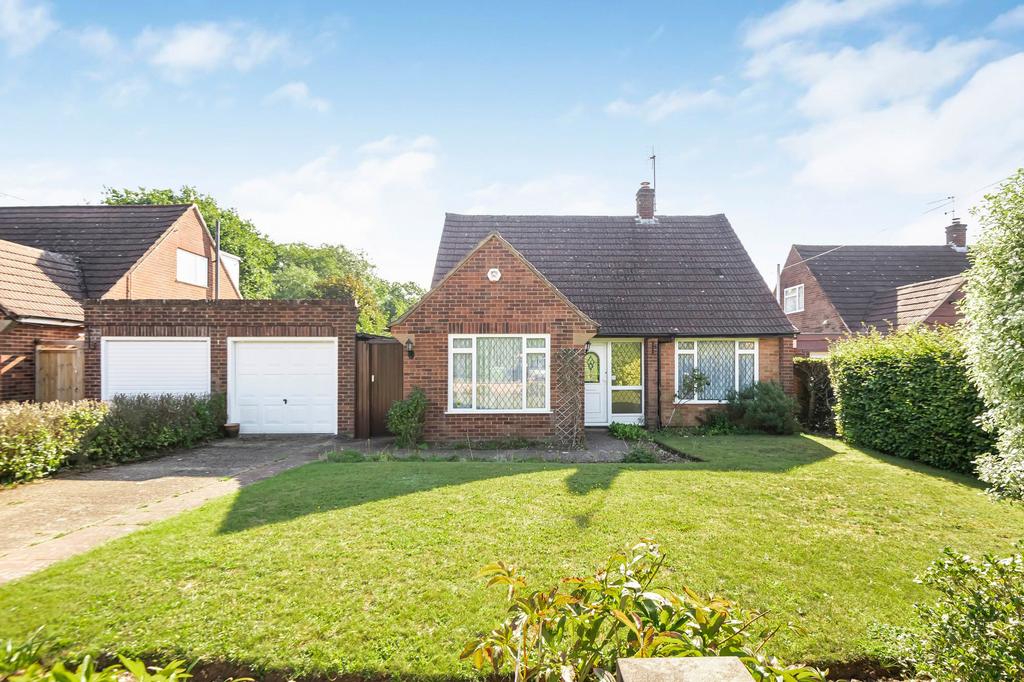 Blind Lane, Flackwell Heath, HP10 3 bed chalet for sale £635,000