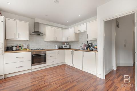 3 bedroom apartment to rent, Coldharbour Lane, Camberwell