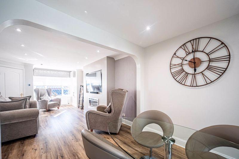 Living Room / Dining