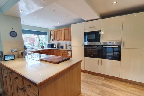 13 Cheyney Close, Gloucester, GL4 4PS
