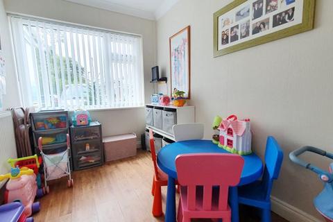 13 Cheyney Close, Gloucester, GL4 4PS