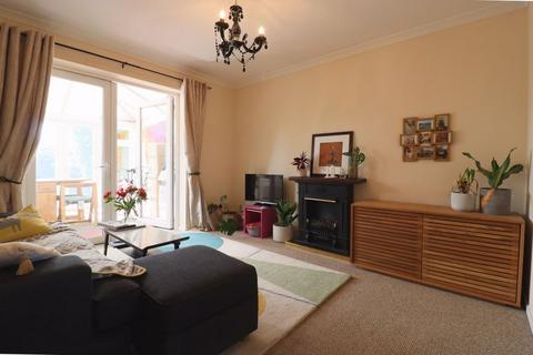 2 bedroom terraced house to rent, Katherine Close, Gloucester