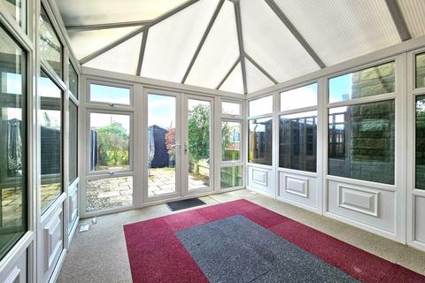 2 bedroom terraced house to rent, Katherine Close, Gloucester