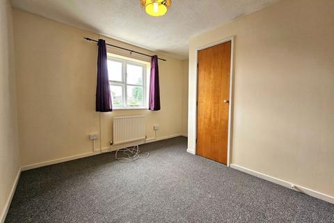 2 bedroom terraced house to rent, Katherine Close, Gloucester
