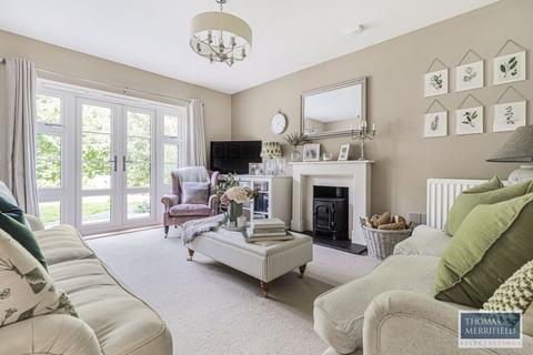 5 bedroom detached house for sale - Stevenson Close, East Hanney