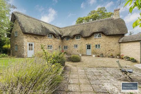 5 bedroom detached house for sale - The Green, Charney Bassett