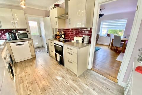 41 Collingbourne Avenue, Bournemouth, BH6 5QS