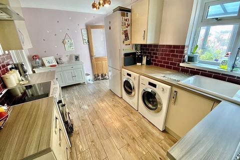 41 Collingbourne Avenue, Bournemouth, BH6 5QS