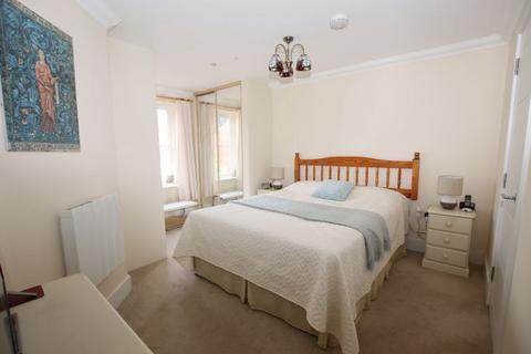 2 bedroom retirement property for sale - CHRISTCHURCH TOWN CENTRE