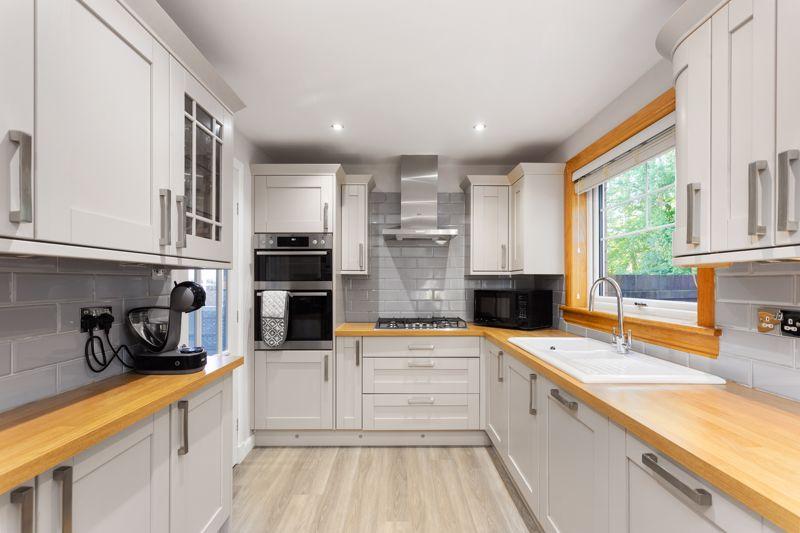 Columbia Avenue, Livingston 5 bed detached house £310,000