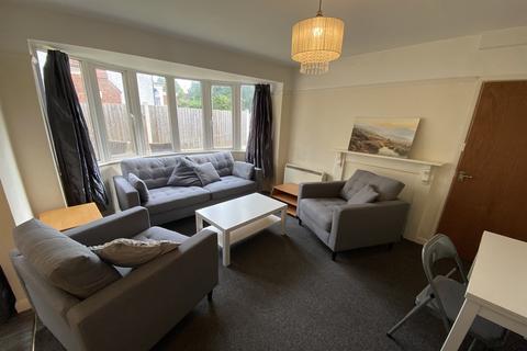 1 bedroom in a house share to rent - Charles Ave, Lenton Abbey, NG9 2SH