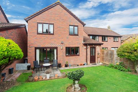 26 Broadlands, Raunds, Wellingborough, NN9 6QL