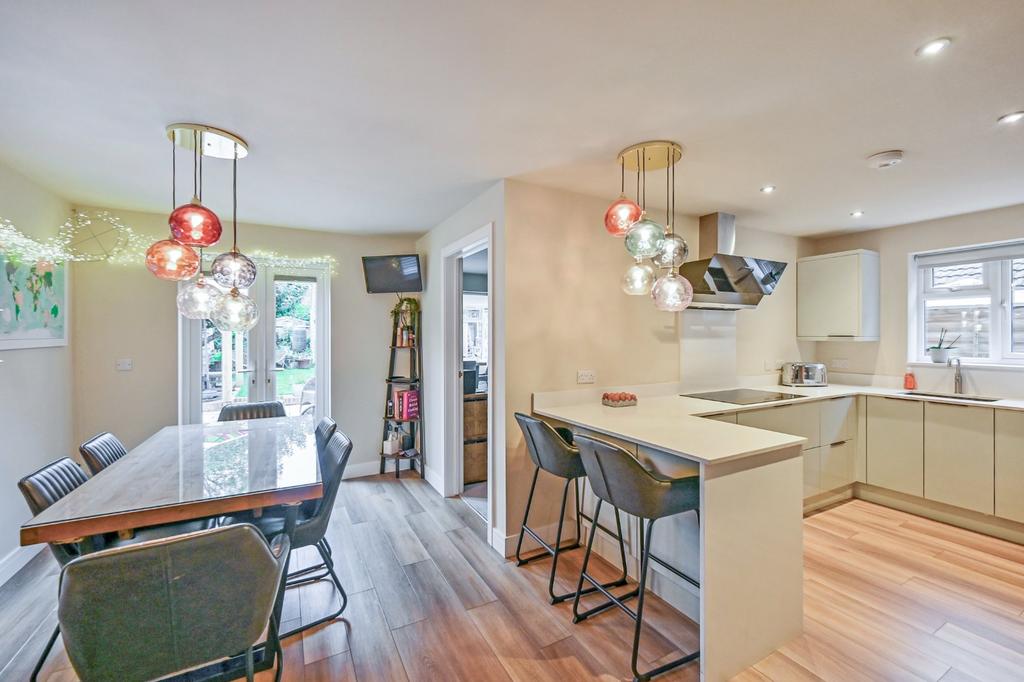 Shrubcote, Tenterden, Kent, TN30 5 bed detached house for sale £550,000