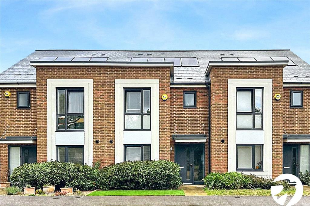 Havelock Drive, St Clements Lakes, Greenhithe, DA9 3 bed terraced house for sale £400,000