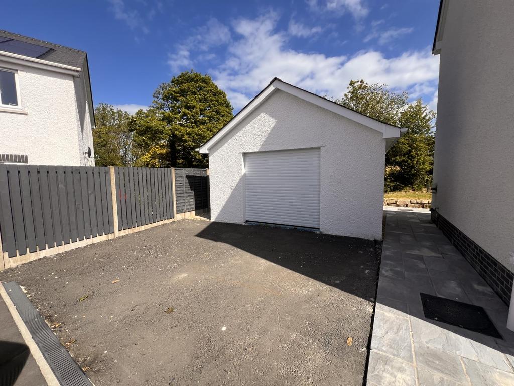 Detached Garage
