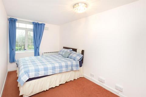 89 Warner Place, London, E2 7DB