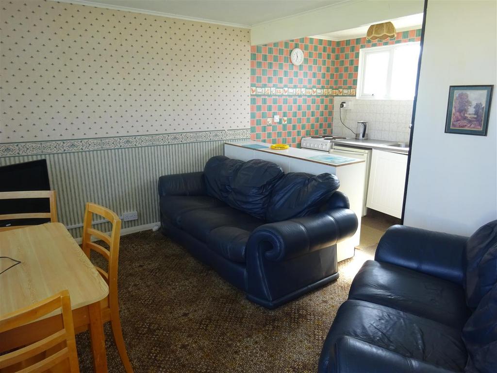 Romney Sands Holiday Park, Greatstone, New Romney 2 bed chalet for sale £12,000