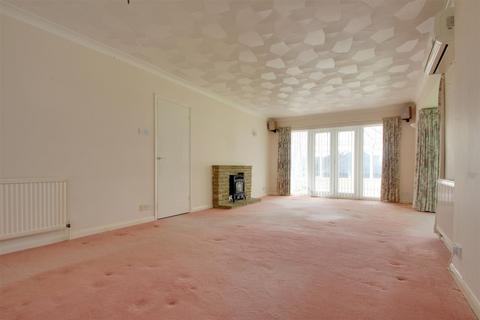 4 bedroom detached house for sale, Southwold Close, Worthing