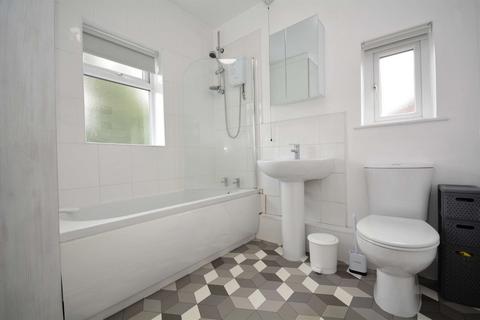 14 Kirkstall Mount, Leeds, LS5 3DT