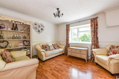 3 bedroom end of terrace house to rent, Albany Road, Andover, SP10 3EZ