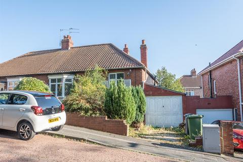 2 bedroom semi-detached bungalow for sale - Otterburn Gardens, Low Fell,
