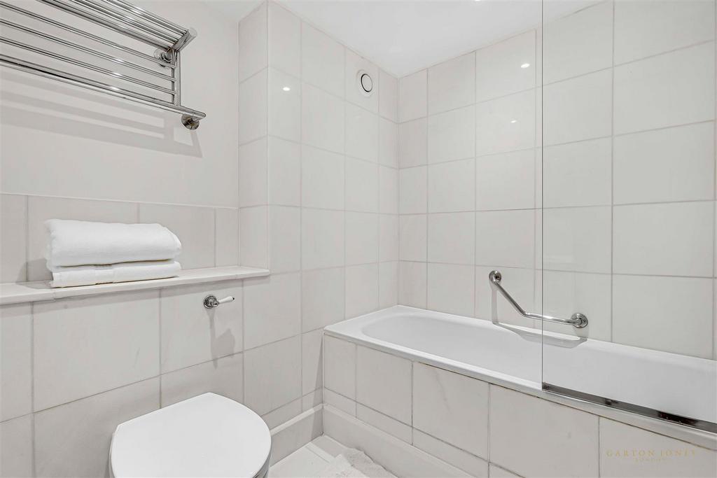 Bathroom.JPG