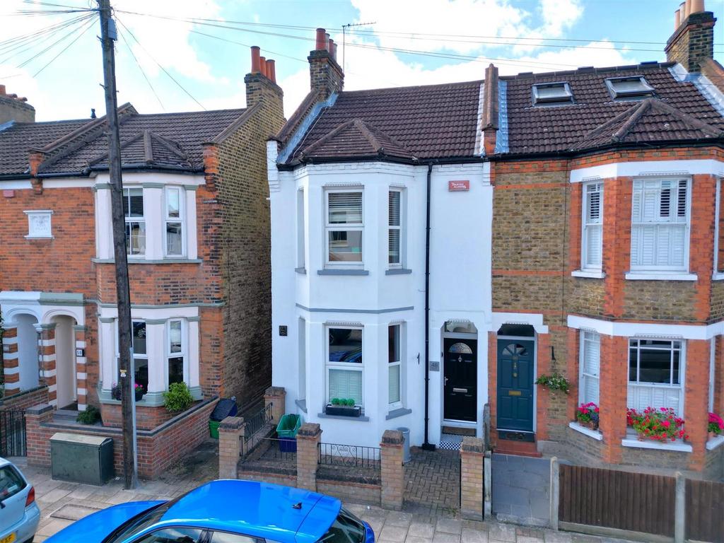 Bromley Gardens, Shortlands, Bromley... 2 bed semidetached house for