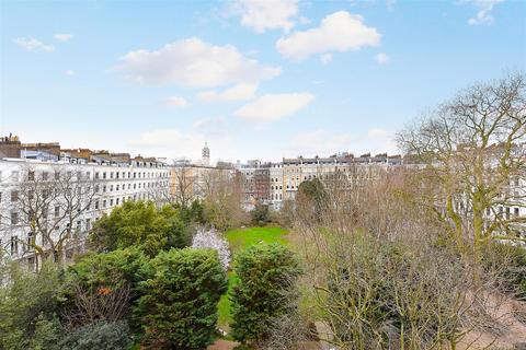 3 bedroom flat for sale, Campbell Court, 1-7 Queens Gate Gardens, London SW7