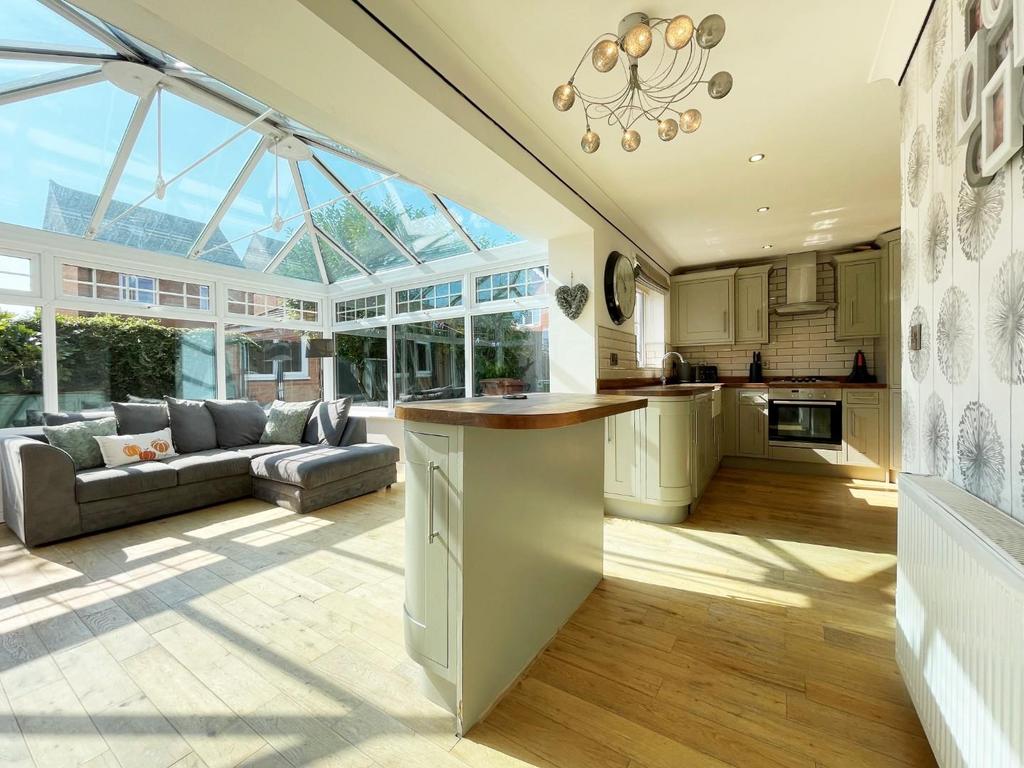 Kitchen into conservatory
