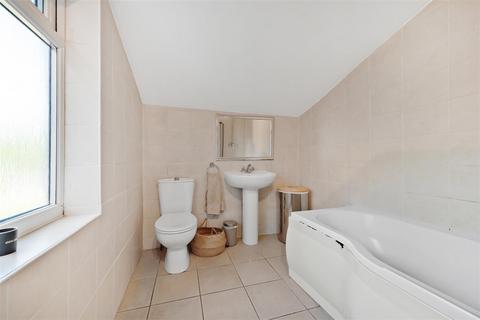 8 Clewer Hill Road, Windsor, SL4 4BS