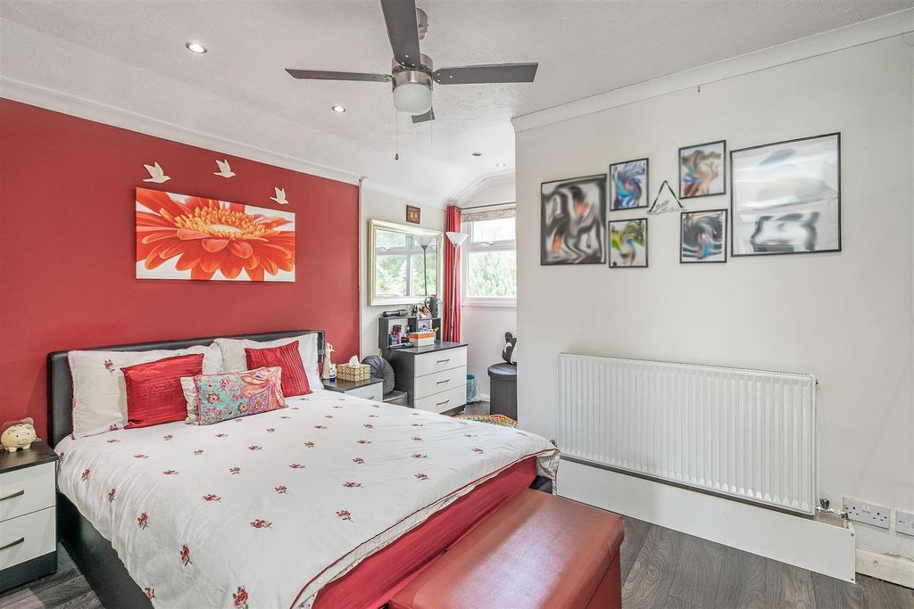 3 Clifton Crescent-6 lo.jpg