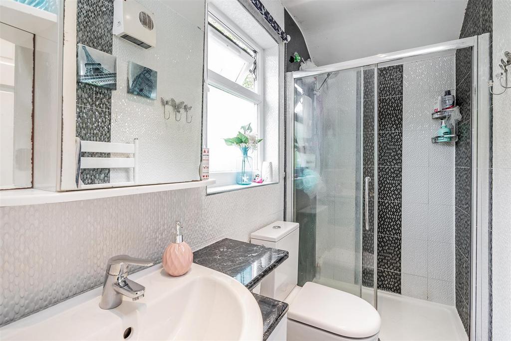 3 Clifton Crescent-8 lo.jpg