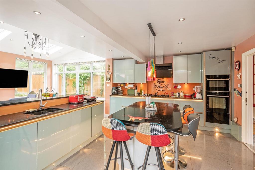 3 Clifton Crescent-17 lo.jpg