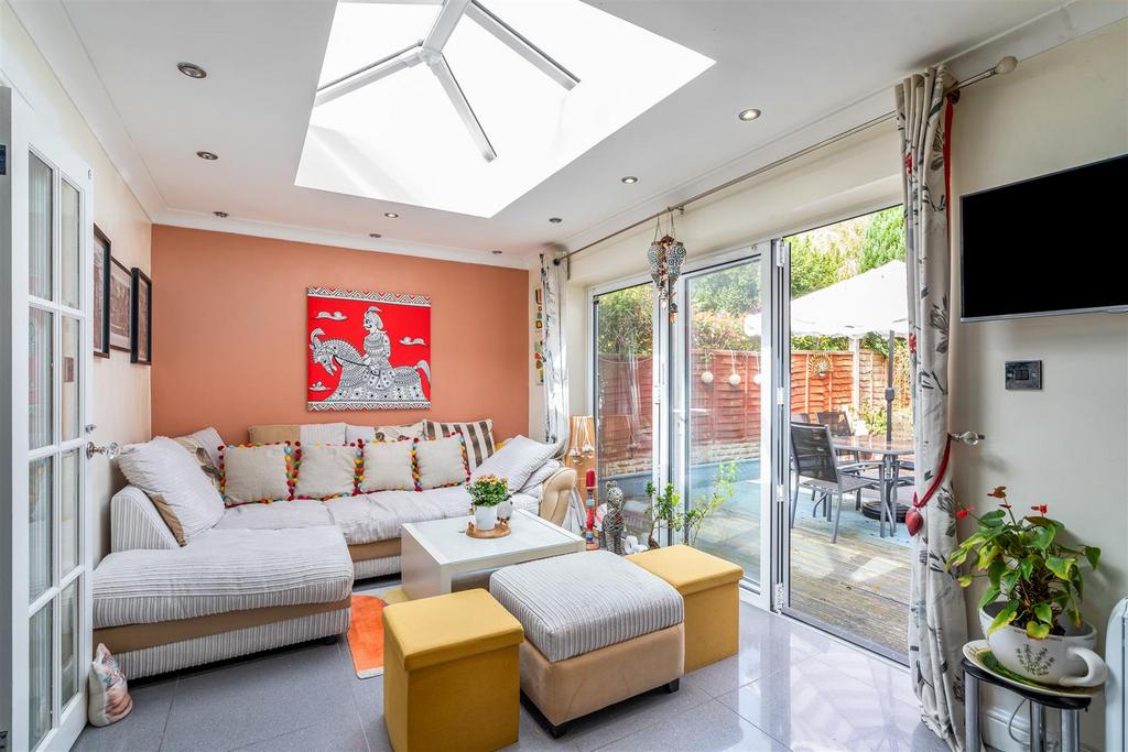 3 Clifton Crescent-3 lo.jpg