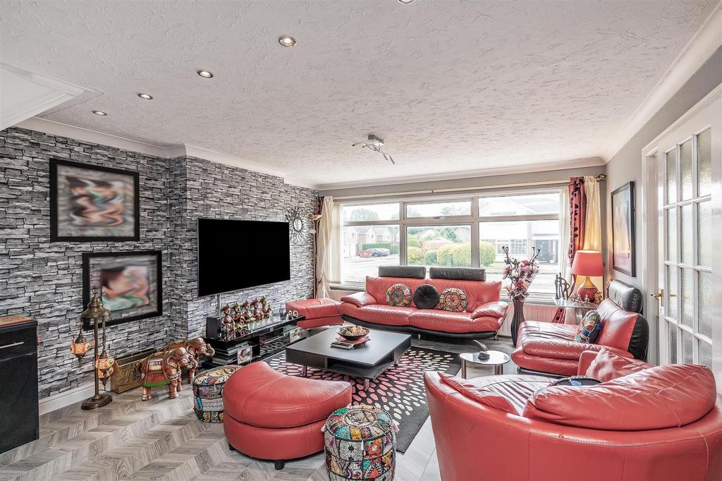 3 Clifton Crescent-10 lo.jpg