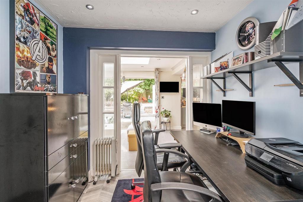 3 Clifton Crescent-20 lo.jpg