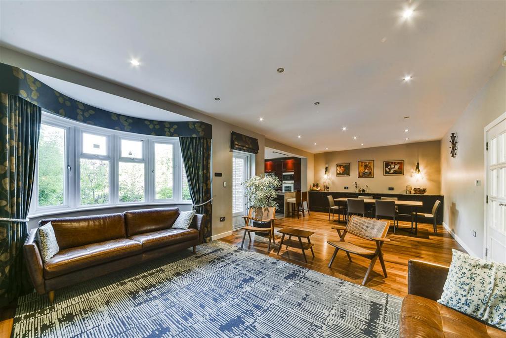 BANCROFT AVENUE, EAST FINCHLEY, N2 5 bed semidetached house £7,947 pcm (£1,834 pw)