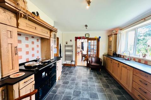 4 bedroom property with land for sale, Pembroke